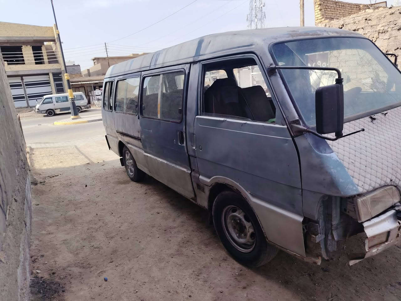 اسيا مويل 94 رقم أحمر ابو سنويه موجود تريد تحويل تريد مكاتبه محرك خيط بخار كير اكسن  محرك وكير بريحو 3000تخم تاير نضيف السعر 13 وبيها مجال بسيط حك عنوان بغداد ابي غريب الحصوه *********** أو ***********
