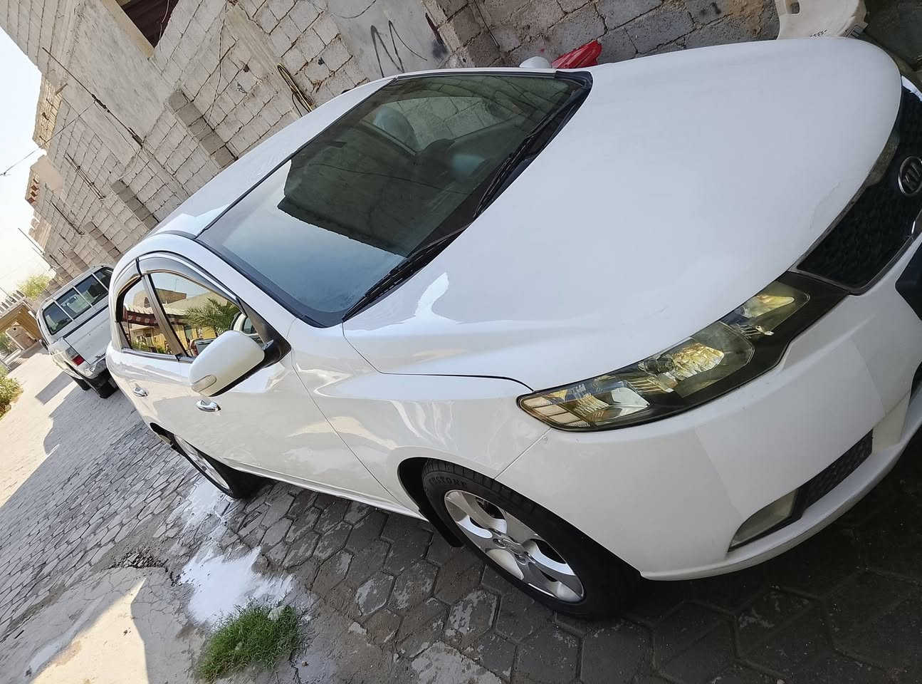 للبيع كيا.  *********** سيراتو خليجي فول اوتوماتيك سعره 75  رقم شمالي محرك 1600دوش سياره جاهزة كير محرك حدادية تبريد جيد مابيه لاضربة ولاتبديل صبغ جاملغ أمامي بدون داخل مكانة كربلاء
