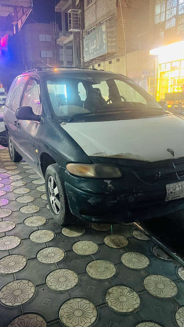 سلام عليكم دوج كرفان موديل 2000 سبعه راكب  حداديه 70٪100 عوزها ترتيب مكينه وكير كامري ب35 وبيها مجال مكانها نجف ***********
