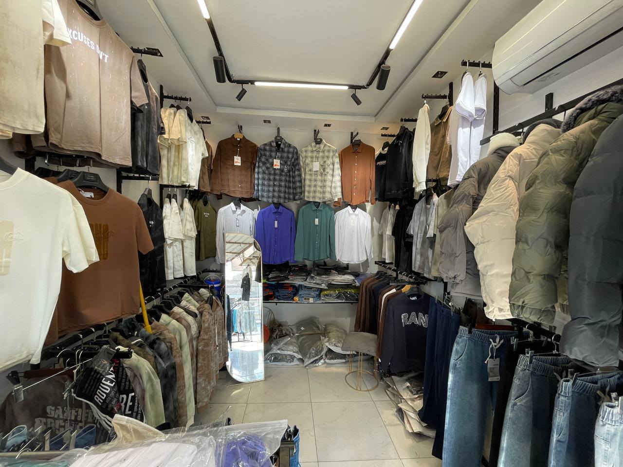 محل للبيع مع كامل الملحقات من بضاعه وديكور حي العامل منطقه السابعه قرب اسواق تفاحه للتواصل ‏‪0782 893 7192‬‏
‏‪0782 821 7916‬‏
