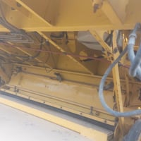 للبيع حاصده ٢٠٠٢ هيدروا 5بلم نظيفه جدا ٠٧٨١٦٦٦١٢٢٧ و ٠٧٧١٤٨٤٢٨٨١