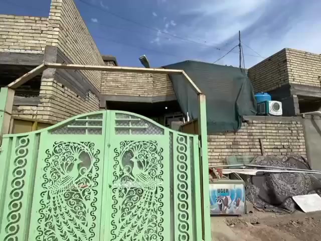 سلام عليكم بيت جاهز المساحه 140متر نهايته شارع عشرين على يمين الرئاسة العبيدي الواجهة 7ونزال20السعر 105وبي مجال قاط ونص ***********
