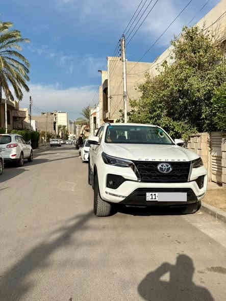 السلام عليكم تويوتا فورجنر للبيع 2024 فول SR5
رقم بغداد باسمي 
ماشية 55 الف 
دخول ذكي وبصمة تشغيل تبريد بيانو انارة ترحيب حمالات بالسقف نيكلات بروجكتورات ولايتات ولد زينون اصلي صندوق كهرباء فور ويل 4*4 حساسات امامي خلفي تبريد 3 قطع وباقي المواصفات المعروفه 
السعر : 30,800 $
العنوان بغداد / المنصور
***********
