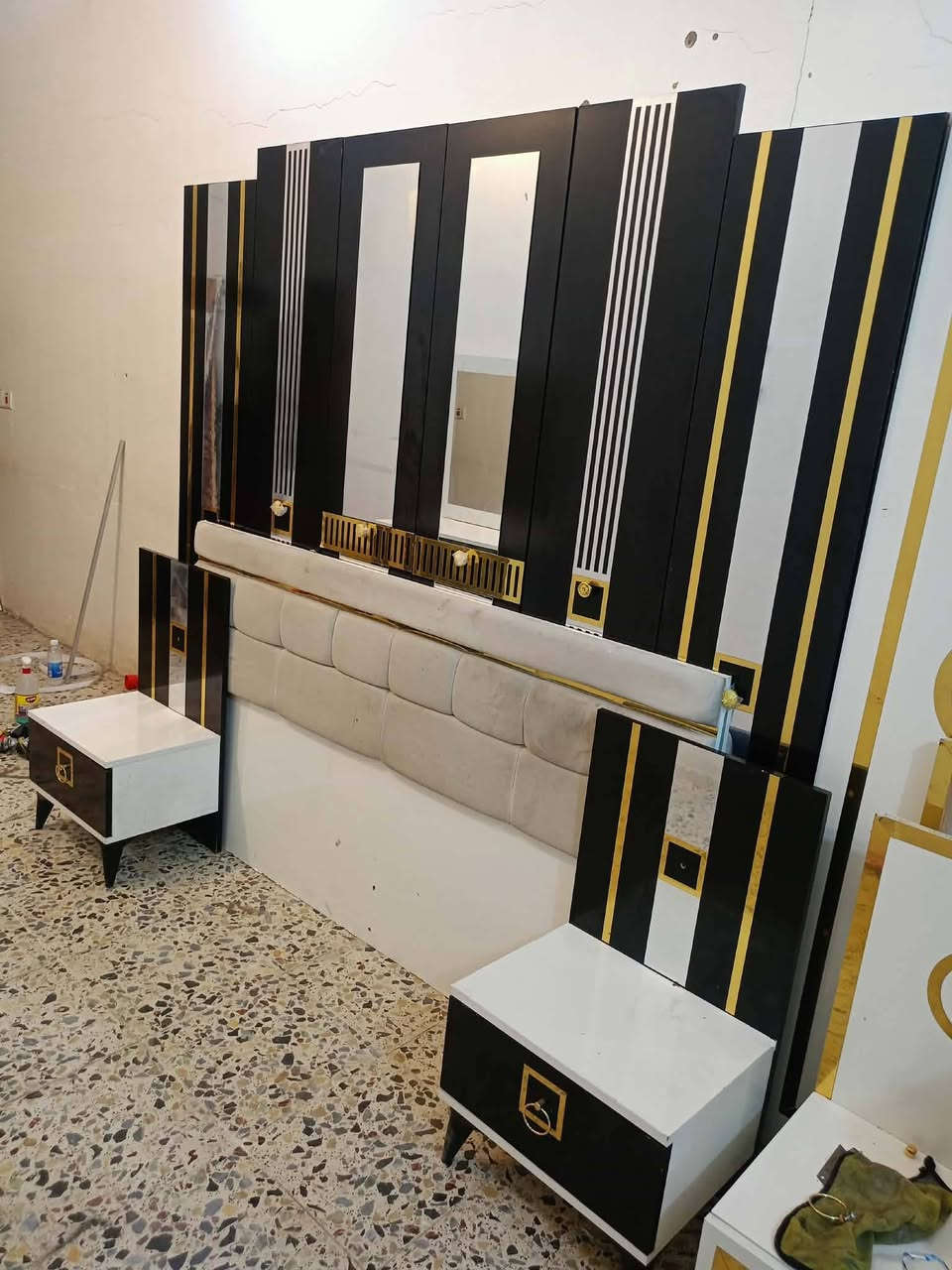 تخفيضااات غرفه نوم 5 قطع اخت الجديده موديل حديث😍😍 كل هذا بـ 450شد ونقل داخل بغداد مجاني للحجز اخذ سكرين وتفضل واتس اب *********** تتوفر انواع الغرف
