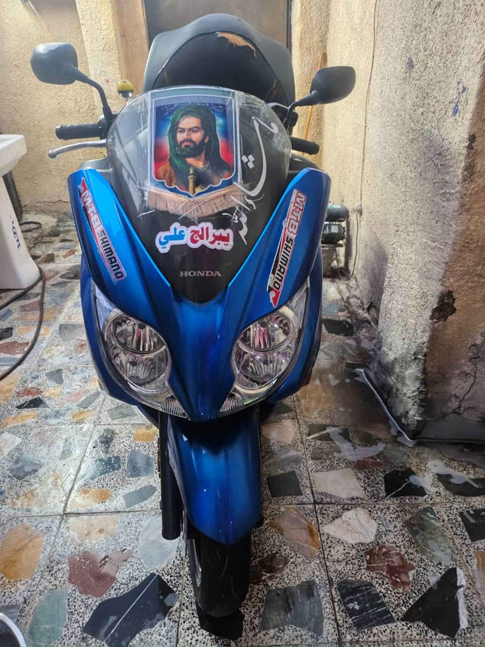 سلام عليكم فورزة 10/0دراجه نضيفه حيل بعده زيرو منزله علا إيدي سماعت صوتهم حيل علي بصمه بكاني شعله ***********
