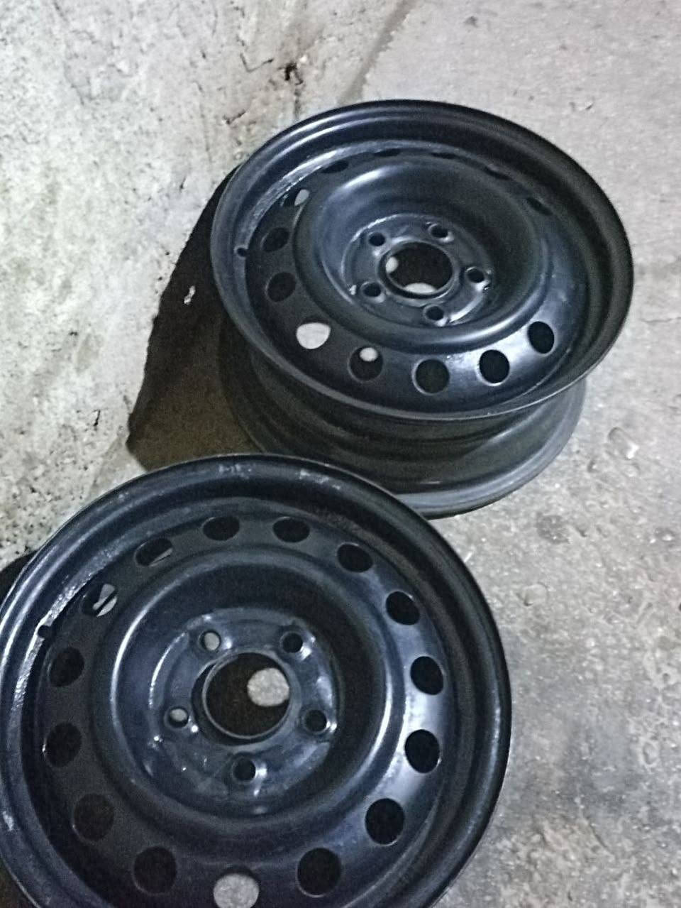 السلام عليكم
للبيع أو المراوس 
ويالة حجم 15
ويالة كوريات الصناعة
مكفولات من أي عواج أو فطر
لسيارات: 
صول
سوناتا
اوبتما
النترا
افانتي

السعر 125 وبيهن مجال
والعنوان بابل 
يتوفر واتساب: ***********
