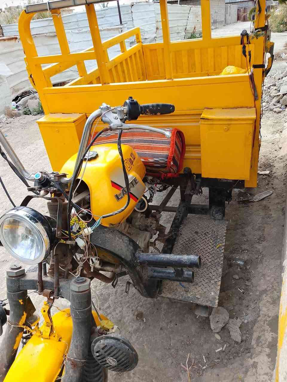 ستوتاليفان مديل 2014فحل وبيها فقسه، ثكيل وخفيف يعني واصله صوندات للئكسل مال فقسه هيه محركها، ليفان حجم200بس اني شايله وحاط مكانه دايوان اصلي بس بي خلل الثاني ميجي بس محركهاالائصلي موجودكامل حجمه 200هاذا وياهاانطي وسبيرها موجود ومحجرها موجود بس هيه شغاله مكاني بغداد البياع شقق حي السلام اوراقها موجوده السعر مليون وميتين 10200وبيها مجال
***********
