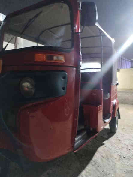 تكتك موديل 2018 بشهر السادس اوراق كامله اصولية
بدون (رقم) ضفيرة امامي خلفي وباتري وبنزات وعنابير  وتخم تاير كلة جديد شرط الفحص  جادر جديد كابريتر جديد 
مكانها بغداد الزعفرانية واتساب اتصال 
 ***********
