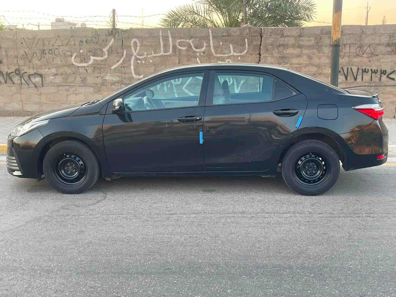 كورولا ٢٠١٨ خليجي …
بيها ٣ قطع صبغ بدون دواخل 
السياره نضيفه جدا 
مكينه ١٨٠٠ 
مواصفات الخليجي المعروفه 
سياره جاهزه للتواصل 
***********
