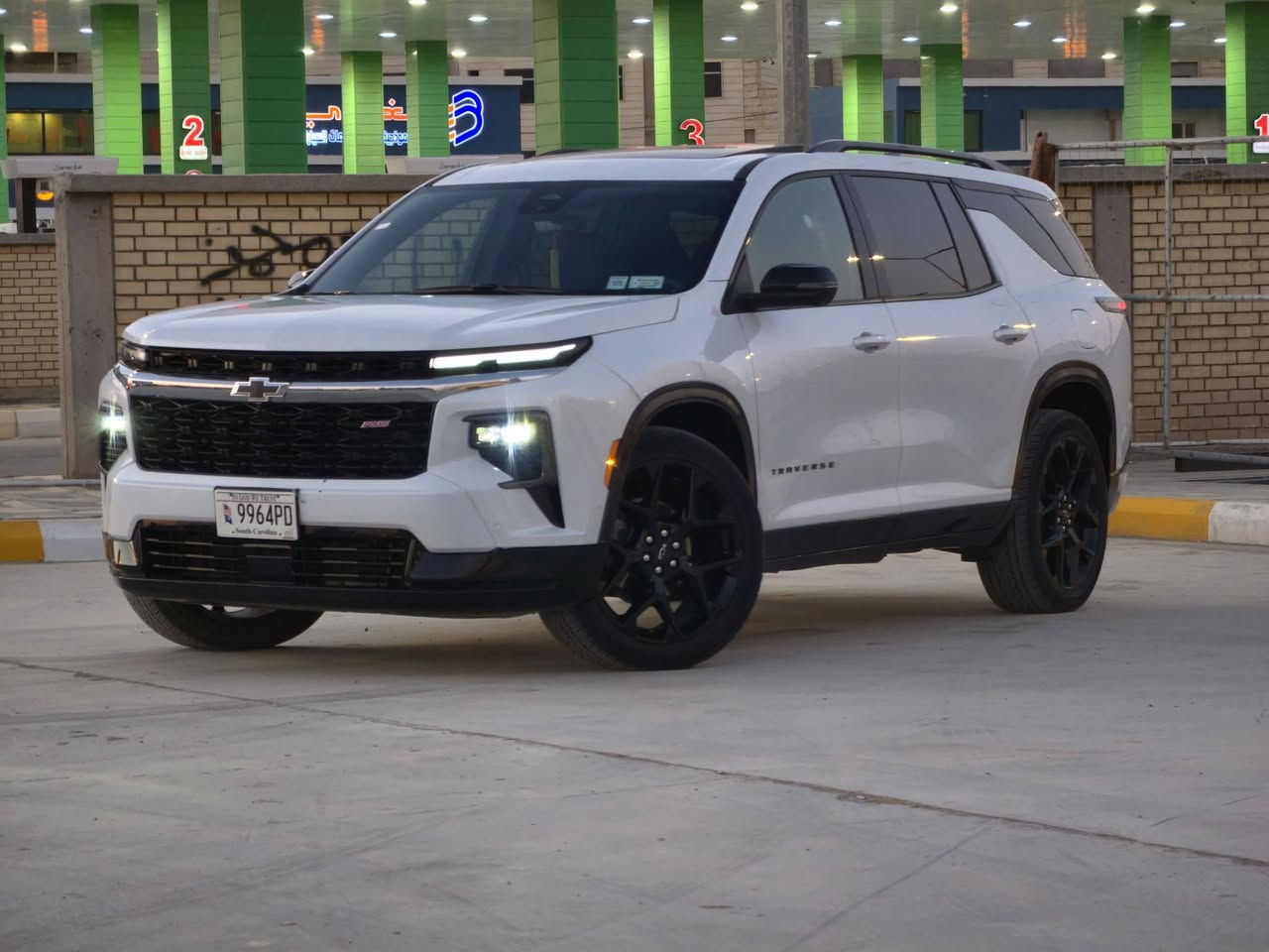 المركبة : شيفروليه ترافرس فئة RS   موديل 2024مكان السيارة: كوت
_______
المواصفات 
✅ محرك 4  سلندر 2500 تيربو 
✅ اربع بصمات للابواب مع بصمة تشغيل وتشغيل عن بعد
✅ نظام الكاميرات الاربعة برؤية 360 درجة 
✅ إمكانية عرض كاميرا في مرآة السائق (كاميرا خامسة) أصل
✅ ويل كب حجم 22 بلاك رياضي مع طقم تاير جديد كونتننتال 
✅ لايتات زينون اصل مع حاجب LED نهاري 
✅ كاميرا خلفية دوارة مع الستيرن 
✅ اشارات بالمرايا الجانبية مع حساسات الاجتياز 
✅ غرفة السيارة جلد اسود مطعم ب احمر 
✅ تحكم كهربائي متكامل لمقاعد المقدمة الخلفيه  
✅ تدفئة ستيرن
✅ ستيرن كهربائي الحركة
✅ جنطة كهرباء شفط مع إمكانية فتح الجنطة بثلاث وضعيات  عن طريق باب السائق والبصمة 
✅تحكم كهربائي متكامل لمقاعد المقدمة 
✅ كشنات أمامية تدفئة تبريد
✅ كشنات وسطية تدفئة
✅ شحن موبايل وايرلس
✅ منافذ USP & AUX
✅ منافذ طاقة 12V متعددة
✅ رادار امامي مانع تصادم واعطاء تنبيه مع حساسات خلفية
✅ مانع إنزلاق
✅ شاشة دشبول كبيرة 
✅  منافذ USB
✅ تحكم ستيرن جهتين متكامل الايعازات
✅ سايد بريك بصمة 
✅ تبريد السيارة 3 قطع مع تبريد خلفي منفصل  
✅ مقاعد وسطية فصل سياحي لراحة اكبر 
      مع بقية مواصفات  الفول المعروفة
✅ للمزيد الاتصال ***********  علاوي 
✅️السعر 325  بيها مجال للشراي
