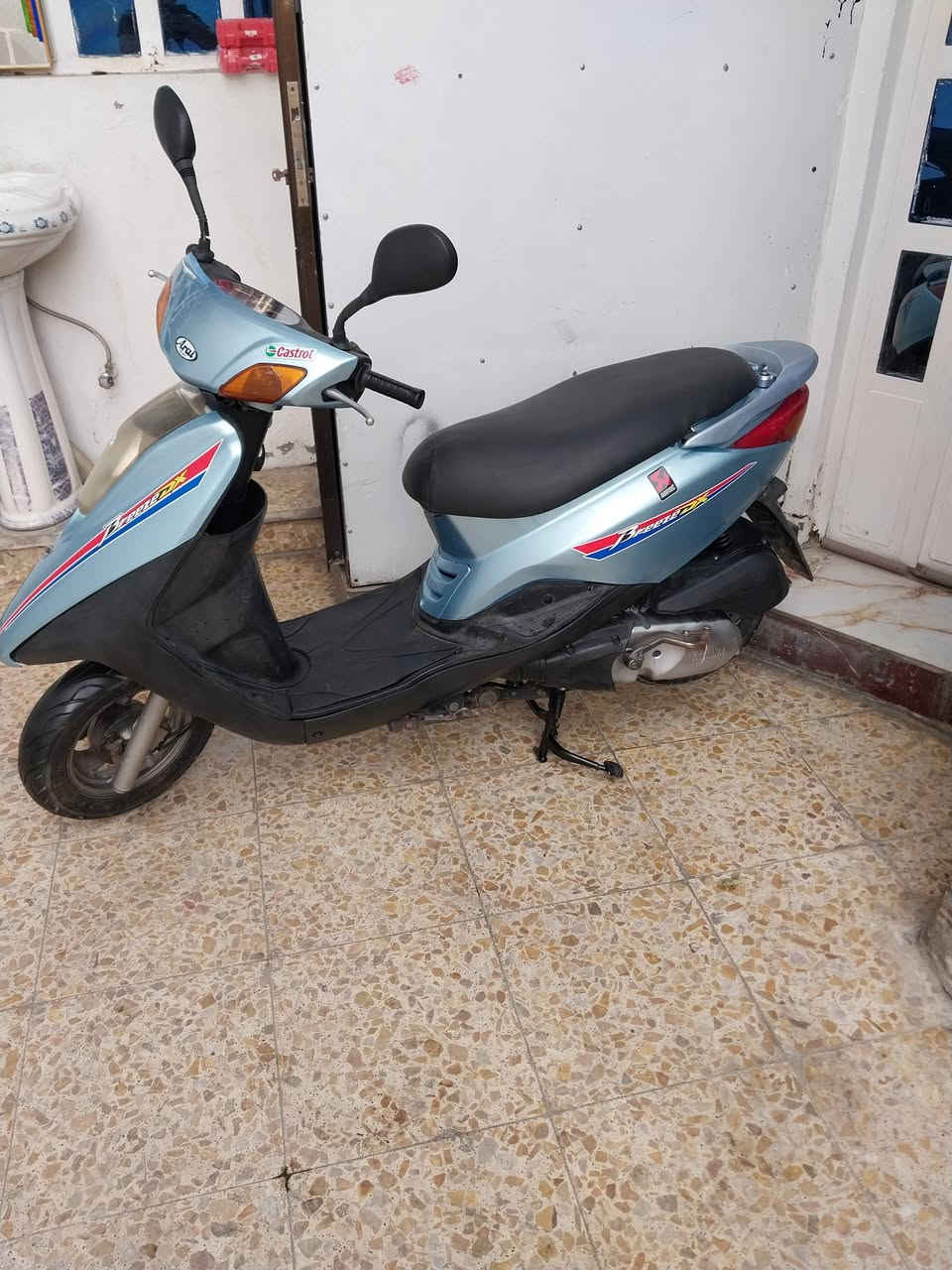 سلام عليكم للبيع بريز رمبه جديده ماشيه ٤ نكره سلف كهربيات كله شغاله مكينه مكفوله سعر ٥٢٥ مكان بغداد بلديات أوراق كامله دراجه جديده كدامك شغل وطلع نتصل ع  رقم *********** نتصل خاص ماكو
