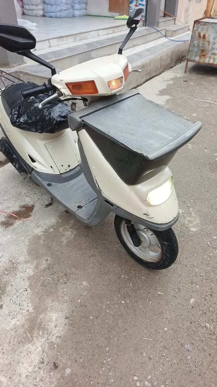 للبيع شغال حتا السلف يشتعل ماملحوم الشاصي بس معمر تعميره جديده مكينه نار 🔥 شباب سعرو ١٨٠بي مجال بسيط ***********
