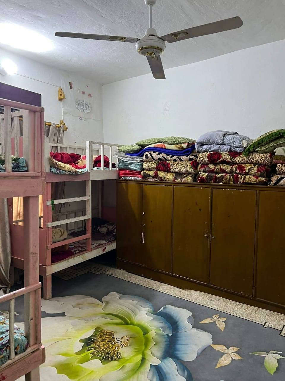 دار سكن زراعي مساحة 230 طابوك عكادة طابقين شارع الفضيله سعرة 90 وبي محال للاستفسار مكتب موسى الجنابي ***********
