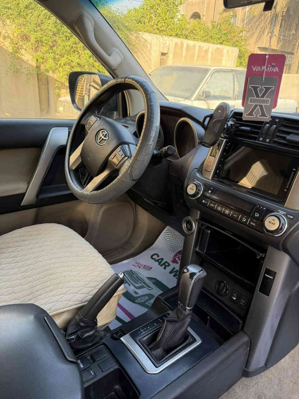 السلام عليكم
برادو 2013 خليجي

 

بصمه 

١٠ ايرباك 

دبل تانكي 

هوك خلفي 

مري شفط وترحيب 

فول تحكم استيرن 

كشنات جلد

سبير معلك 

محرك 6 سلندر 4000

فورويل دفع رباعي 4x4 

7 راكب 

مكان السياره بغداد 

رقم بغداد الدولي سنويه وهزه جديده 
السعر 260 وبيها مجال 

رقمي***********
