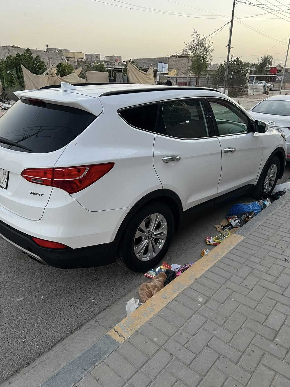 سلام وعليكم سنتافي 2015 وراد أمريكي بيه جاملق وبنيد وجاملق الثاني هم بي صبق بيه ضربه كدام خفيفه حسب الفحص بل سونار رقمه بصره حره مشروع وطني مكان السياره بصره السعر 126 رقم الهاتف ***********
