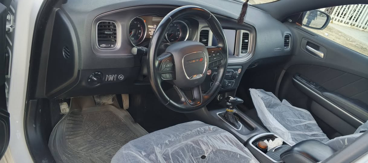 سلام عليكم 
جارجر موديل 23 اخر اصدار رقم اربيل بسامينا ضررها دائري خلفي السياره جديده معنى الكلمه العنوان بابل شوملي السعر 265 بيه مجال الاتصال 
***********
