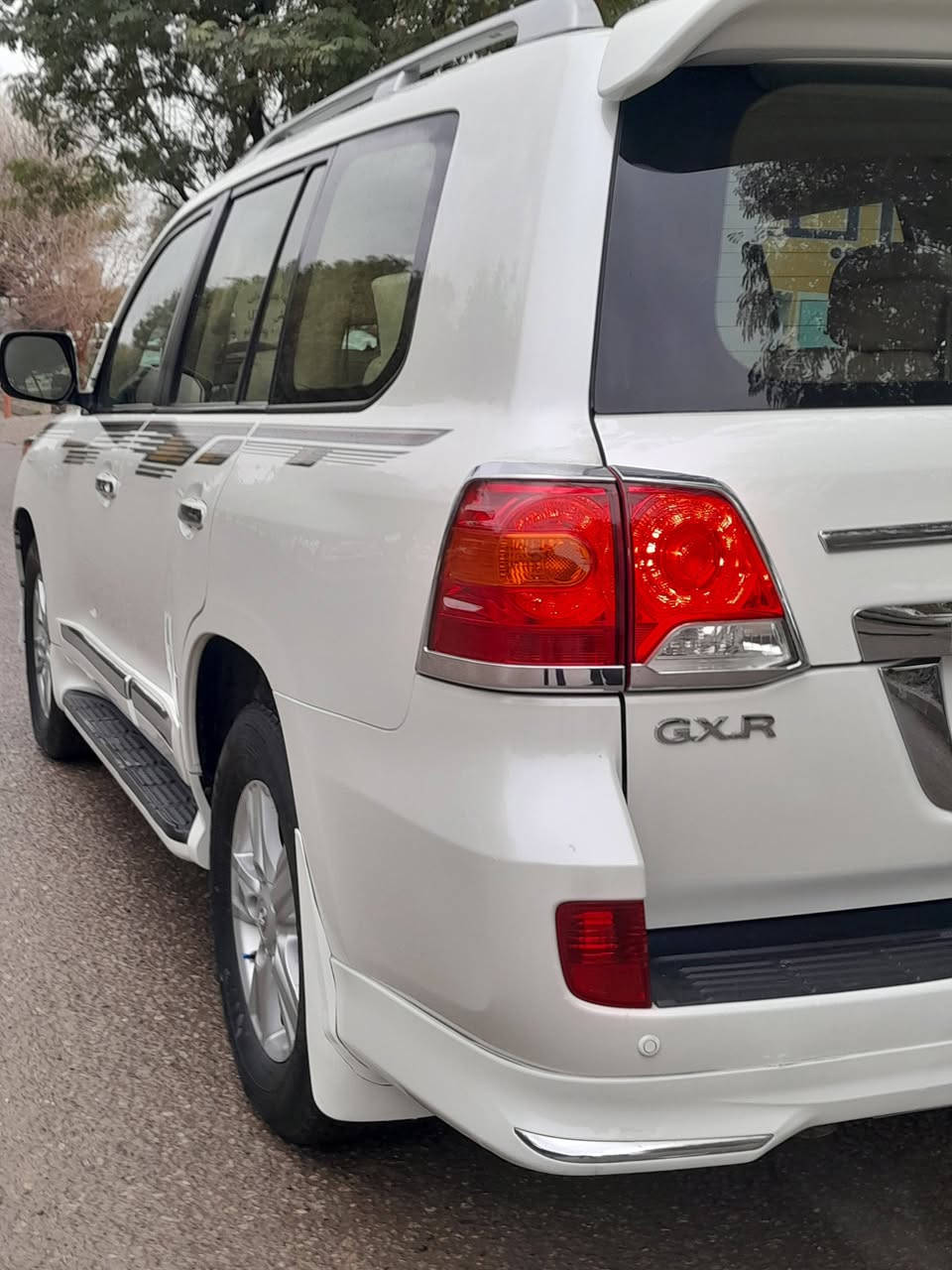 السلام عليكم لاندكروز جكسارة موديل 14 بريم اصل فول مواصفات مكفولة كفالة عامة رقم سليمانية بأسمي معروفة مواصفات البريم فول مواصفات ماشية 186السيارة جديدة على وضع الشركة الاتصال على الارقام ***********/*********** الاسيا بي واتساب مكان السيارة ديالى
