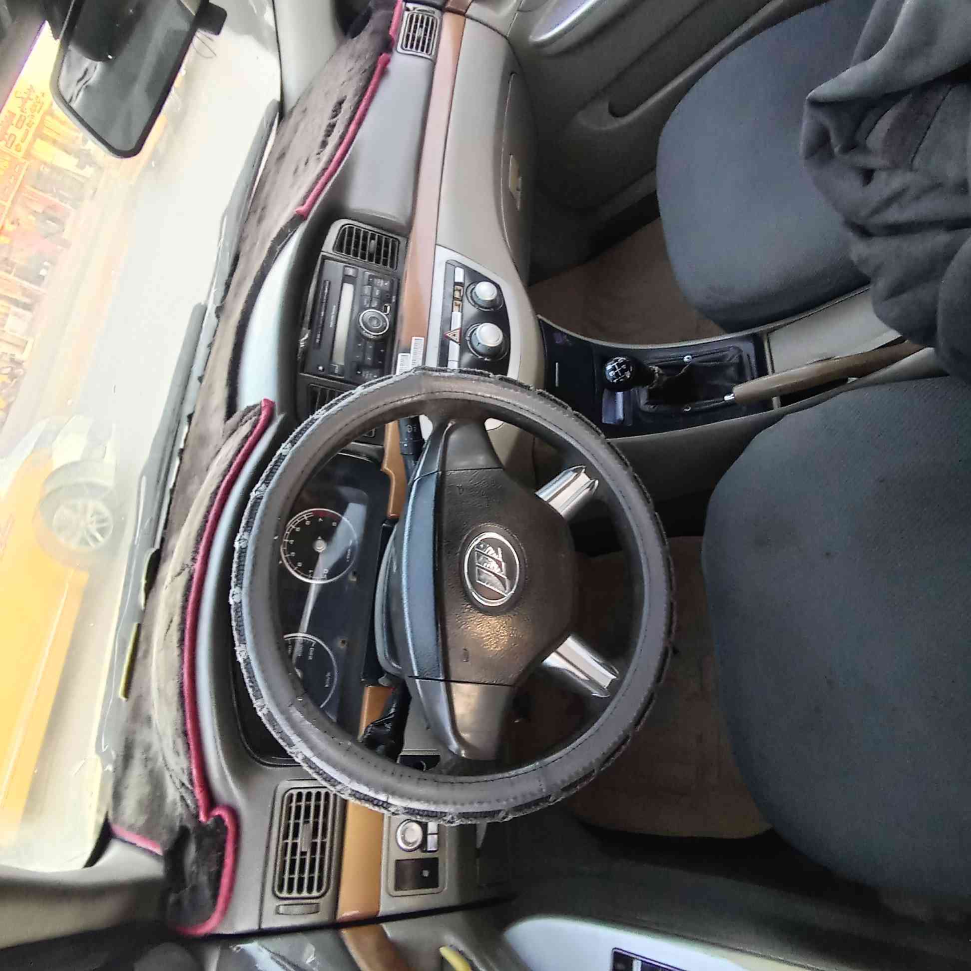 ليفان للبيع موديل ٢٠١٣
سياره جاهزه خير من الله
السعر ٣٨  مراوس بسايبا نظيفه
العنوان الديوانيه الحمزه الشرقي ***********
