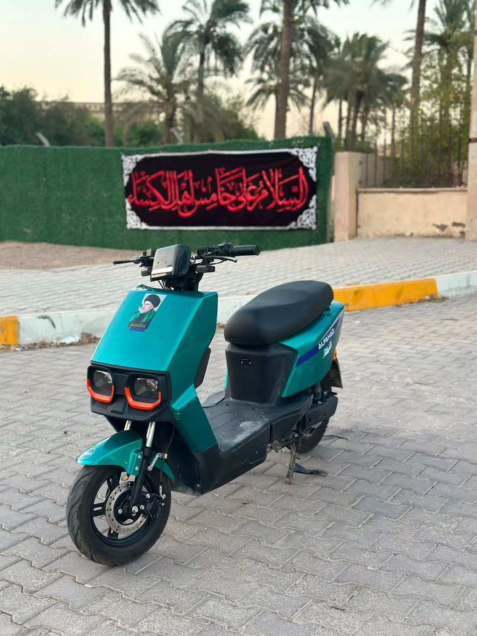 دراجة شحن ام عيون للبيع 
دراجة كاملة من كلشي 
فقط يحتاج الة ادامة بسيطة 
نظام ثلاث نمر سرعة
ونظام الرجوع للخلف
ونظام التشغيل عن بعد 
السعر 600الف وبية مجال 
مكاني بغداد منطقة القادسية
رقم الهاتف ***********
واتساب فقط
