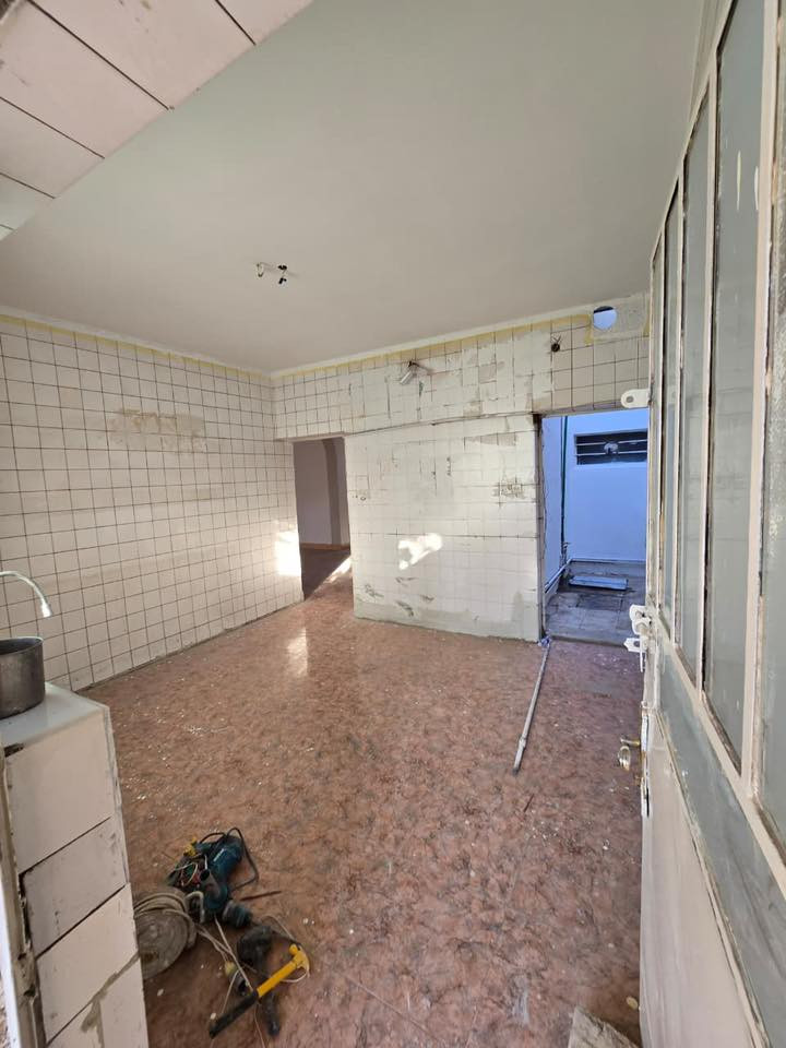 بيت للايجارفي  حي اسيا الدوره مساحه ٣٠٠م غرفتين نوم واستقبال /هول داخلي /كراج لسيارتين الاتصال***********
