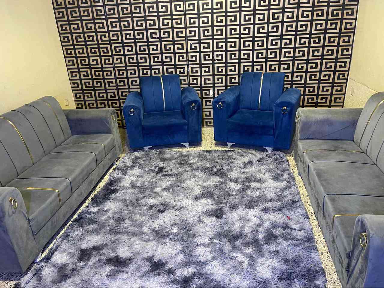 تخم 8 مقاعد ستعمال قليل اخو الجديد ب175 
*********** بغداد, العراق
