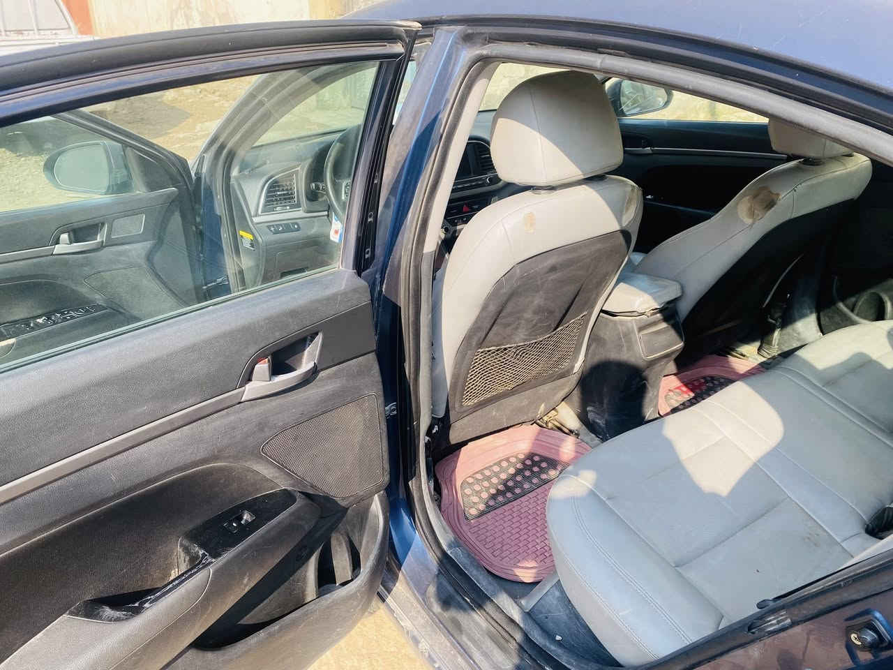 السلام عليكم ورمضان كريم النترا 2017 وارد كندي مكينه الفين كير مكينه حداديه خير من الله رقم بابل دولي هزه وسنويه جديده باسمي السياره حادثها جاملغ وبنيد وبالعراق جاملغ وباب وسونار موجود مكانها بابل سعرها 110 وبيها مجال بسيط حك الجيه ***********
