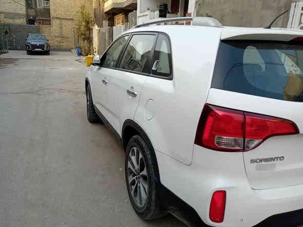 سورنتو 15 خليجي مكفول من الصبغ والضربةعدا شوية بارد  رقم سماوة مشروع وطني السيارة باسمي السعر 160 اللون ابيض مكانها بغداد بلديات مكينة 2400
7 راكب 
***********
