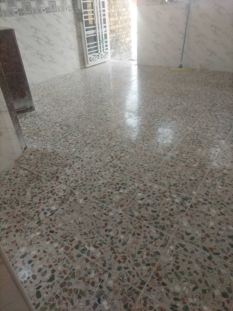 للجلي الموقعي كافت الأرضيات كاشي مرمر كرانيت  جلي صب موقعي***********
