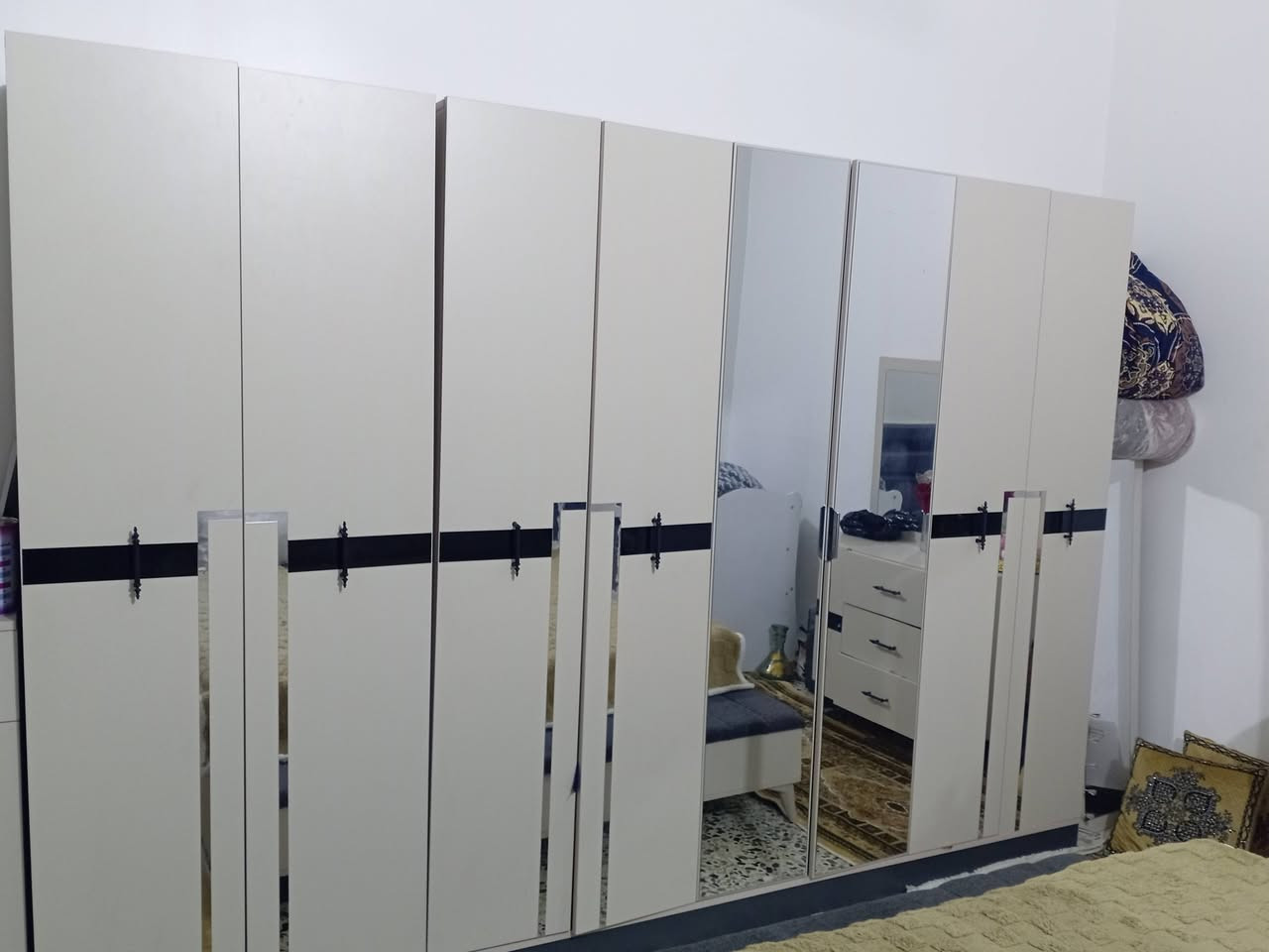 السلام عليكم غرفة تركية للبيع نضيفة جرباية تفصال بيهة فضر مثل ماموضح بطابورية مال جرباية  وهاي الي بالفديو طاكة صفحة منهة وطابوريتهة الزغيرة موجودة رايدهة ب600 وبيهة مجال اي استفسار متواجد نت او عرقم*********** مكاني بغداد مدينة الصدر
