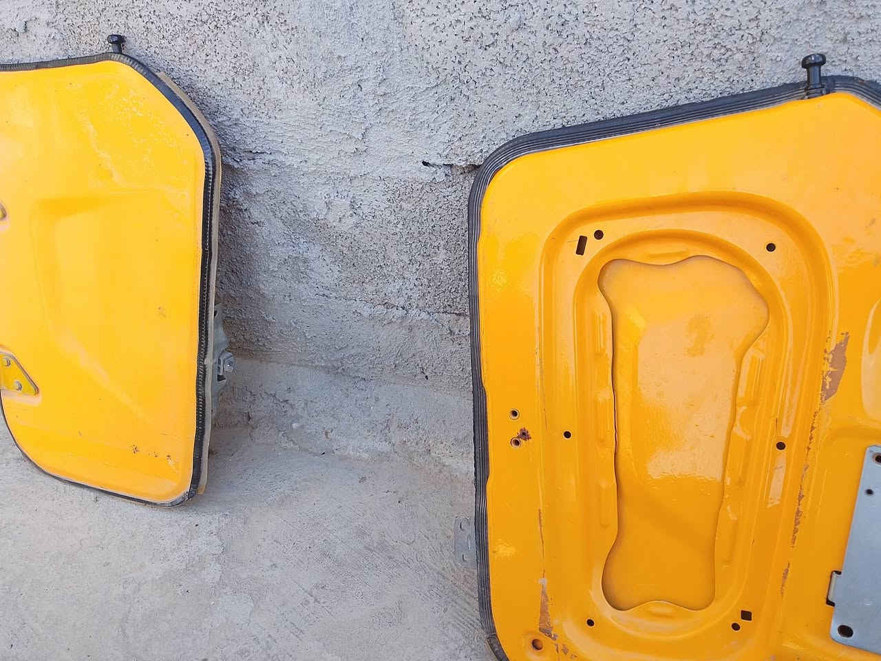 السلام عليكم للبيع بيبان بجاج كاملات السعر 75العنوان ذي قار قضاء الرفاعي ***********
