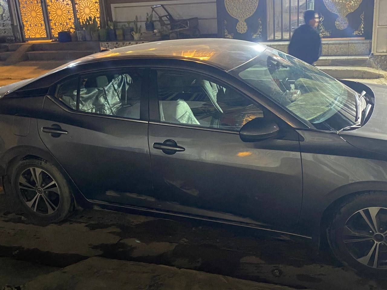 بيع سريع
سلام عليكم 
للبيع نيسان سنترا موديل 2022
المواصفات sv 
رقم بغداد  معوقين
دخول ذكي.  
بصمة تشغيل  
رادار امامي وخلفي وجوانب. 
كاميرا خلفية. 
حساسات. 
نقطة عمياء. 
مانع انزلاق. 
فول تحكم استيرن.
نظام ECO. 
نظام توقف. 
ومواصفات اخرى كثيرة.
بيهه صبغ جاملغ الامامي اليسر+ والبنيد +جاملغ الخلفي الايمن واليسر 
مكاني بغداد حي اور 
سعر 130 $ وبيه مجال 
للاستفسار عن السيارة ***********
