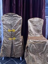 عندي تلبيسات كراسي عدد ٥٠ قطعه طالعن عندي بل باله جدد غير مستخدم يفيدن...