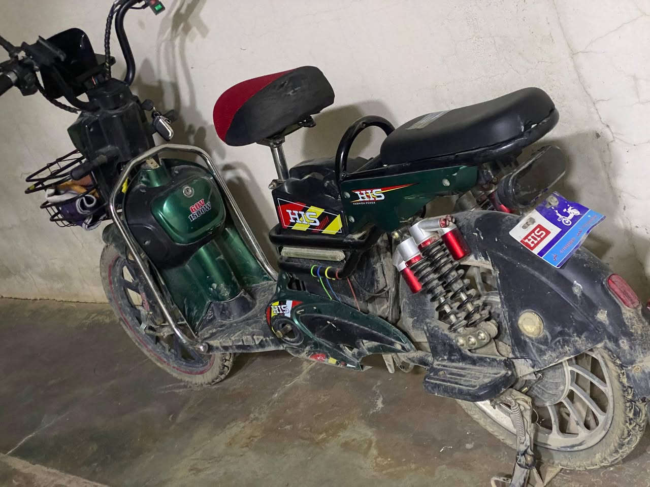 السلام عليكم لبيع 150وبيه مجال دراجة شحن نضيفه بيه عطل الملف التاير الخلفي فقط الباقي كله شغال تفاصيل أكثر اتصل ع الرقم***********
