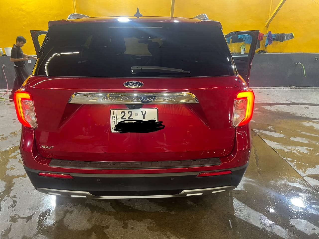 السلام عليكم فورد اكسبلور موديل 2021 بيع او مراوس حسب القناعه رقم اربيل رقم هزه كله جديد كبل تحويل او وكاله سعر 220 وبيه للطيبين مواصفات فول  ماعده الفتحه حجم المحرك 2300 توربو 4 سلندر ماشيه 29 ميل 7راكب تبريد مركزي 3 قطع كشن ملكي الحادث 3 قطع صبغ عنده استفسار خاص او وتساب *********** عنوان بغداد او كركوك
