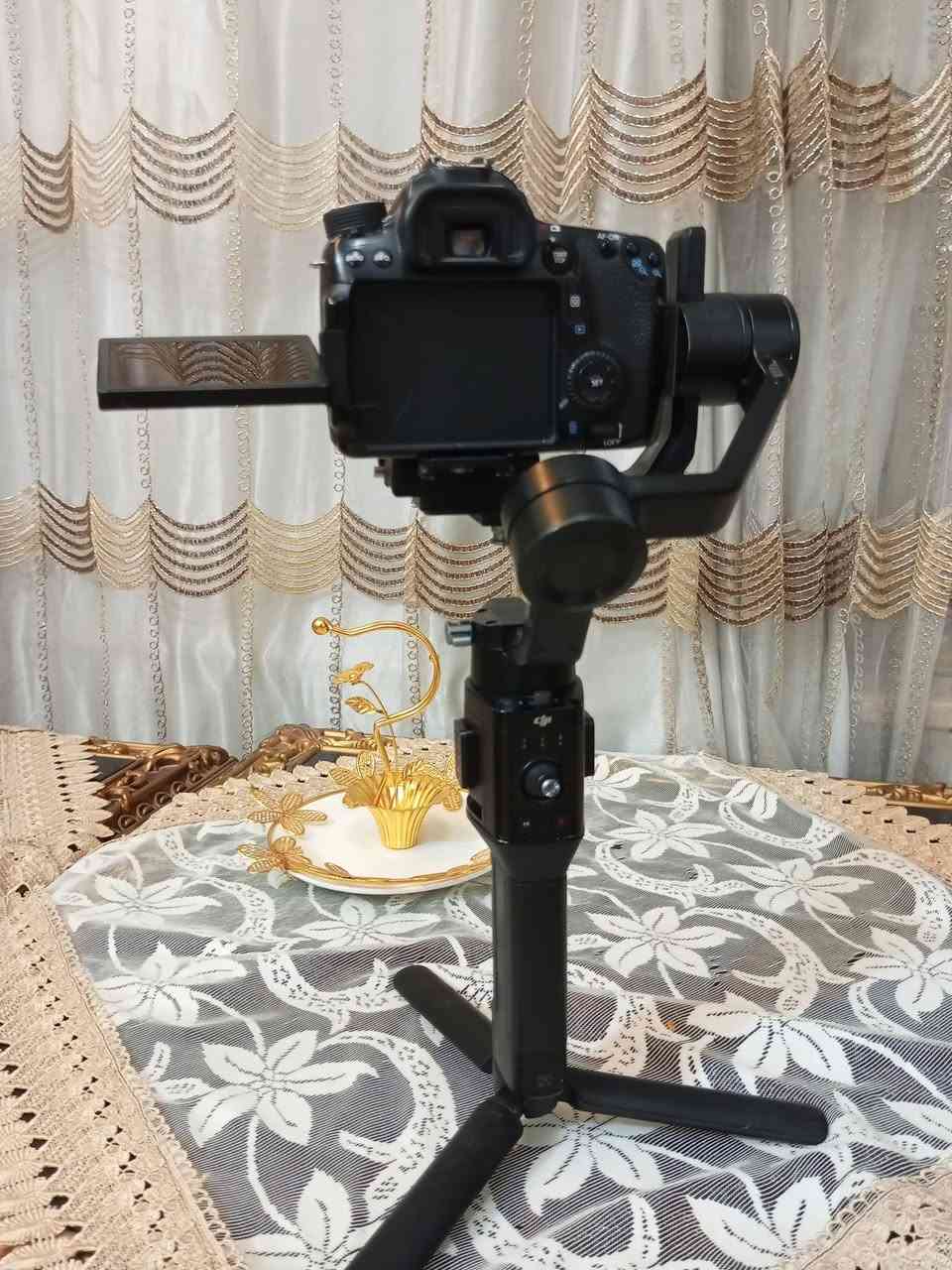 سلام عليكم
كامره كانون د ٧٠ 
بطاريه شاحنه جنطه
عدسه ١٠.١٨
رونن اس 
وياه جنطه 

قباقات عدسات
عدسه نيكون ٥٠ ملم
 
بيعهن كلهن سوه 

بغداد البلديات 
توصيل ماكو 
***********
