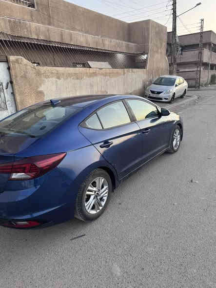 ‏HYUNDAI ELANTRA 2020
وارد امريكي 
ماشيه 50 الف 
——————-
مواصفات :
-رادار 
-تحديد مسار 
-تبريد بيانو 
-شاشه 
-كامره 
‏-MODE DRIVE
-حساس اطارات 
-مانع انزلاق 
-لد امامي  
-اربع وضعيات قياده 
-كروز سرعه 
———————
ميكانيك :
كير محرك صدر تبريد كهربائيات تايرات بحاله جيده  
محرك 2000دوش 
تخم تاير جديد 
——————-:
حادث امريكا جانبي بابين بدون دواخل 
——————
رقم بغداد دولي تحويل اي وقت 
——————
مكاني بغداد 
 0775 863 8262
السعر130 بيهه مجال .
