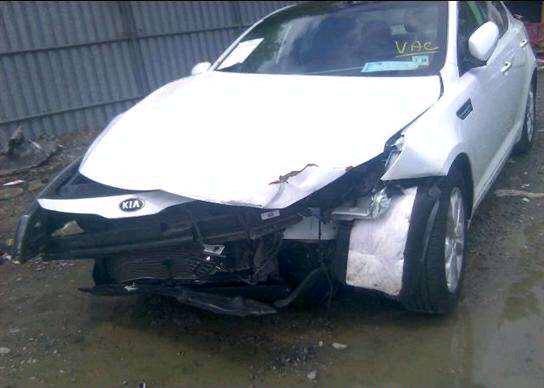 السلام عليكم
اوبتما للبيع 
فول مواصفات 
بونراما
بصمه 
شاشه جبيره  وبعد بيه مواصفات 
حادثه بل منشور وبيه شوي تقشير بل تكمه فقط سياره حلوه شاهد الله نضيفه 
سعر السياره 118وبيه مجال للشراي 
***********
