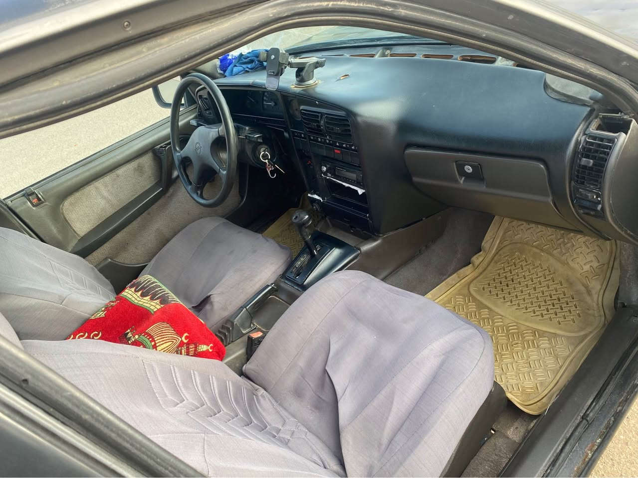 اوميكا حجم 20 موديل 90 
رقم الماني كركوك سنوية عضم عاج 
لغاية 2029 شرط التحويل والغرامات 
سيارة حدادية جديد تايرات جدد محرك بطه 6 بستم سيارة مال جناي 
عنوان كركوك 
سعر 26 بي مجال حك جـية 
*********** كركوك, العراق
