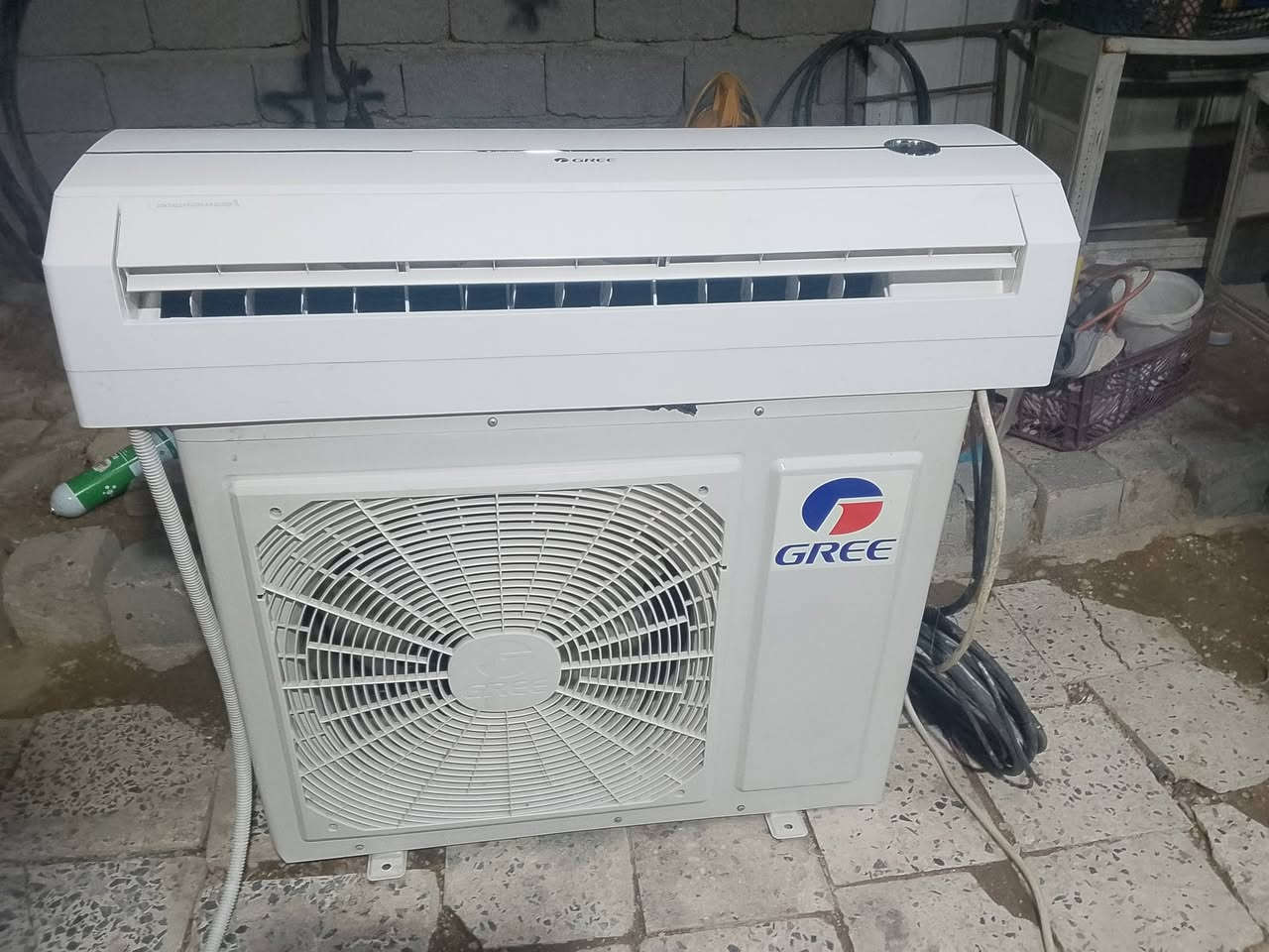 سلام عليكم سبلت نوع كري 2طن نضافه فول تبريد فول كامل ملحقاته غاز بوري ريمونت كامل السعر 400الف بي مجال قليل اي استفسار على الخاص او اعلى الرقم التالي عنوان كربلاء ***********
