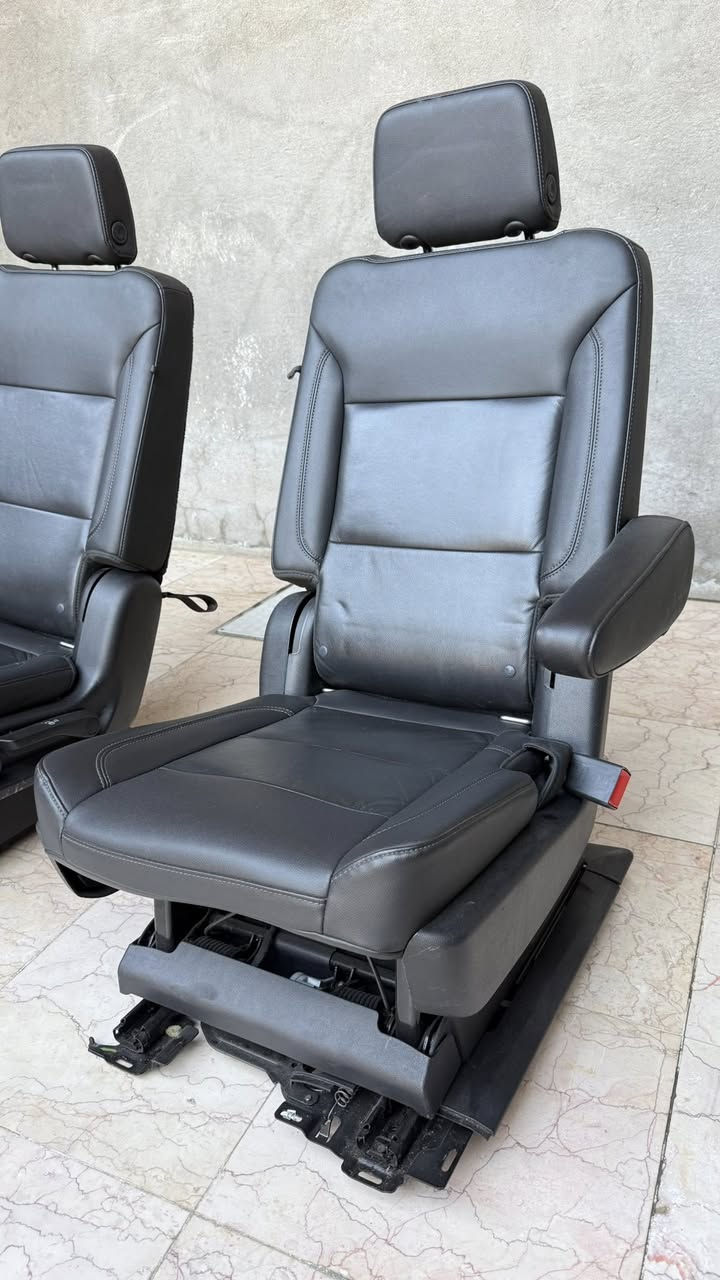 السلام عليكم كراسي تاهو ملكي موديل 2024 للبيع نظافه 100‎%‎ السعر 250 دولار
***********
