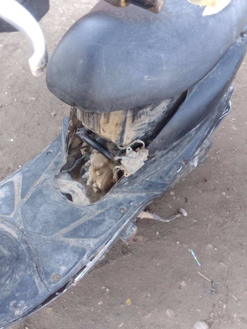 السلام عليكم دراجه للبيع طافيه يراد لها تجفيت السعر 100  /  ***********
