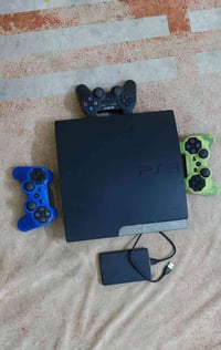 بلايستيشن 3 • هارد ٣٥ لعبة • ٣ يدات أصلية