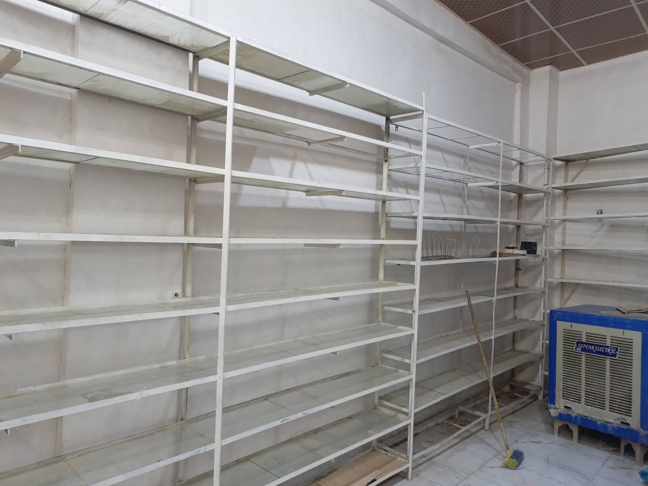 رفوف للبيع ***********
