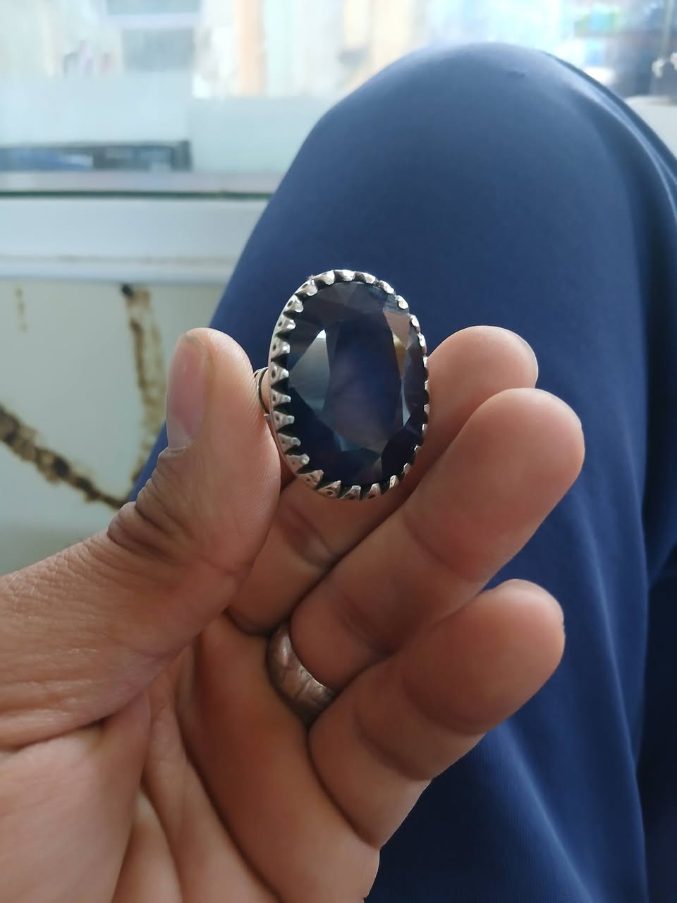 زفير افريقيه حجره 12 غرام بس الحجره قياس 24 تحفه فنيه سعر خاص؟ ***********
