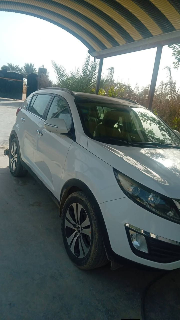 سبورتج ٢٠١٢  مكفووول  بانوراما خليجي محرك ٢٠٠٠  ماشيه ٩٠ الف .سنويه باسمي  مكانها ابي غريب  السعر  ١٥٥
***********
