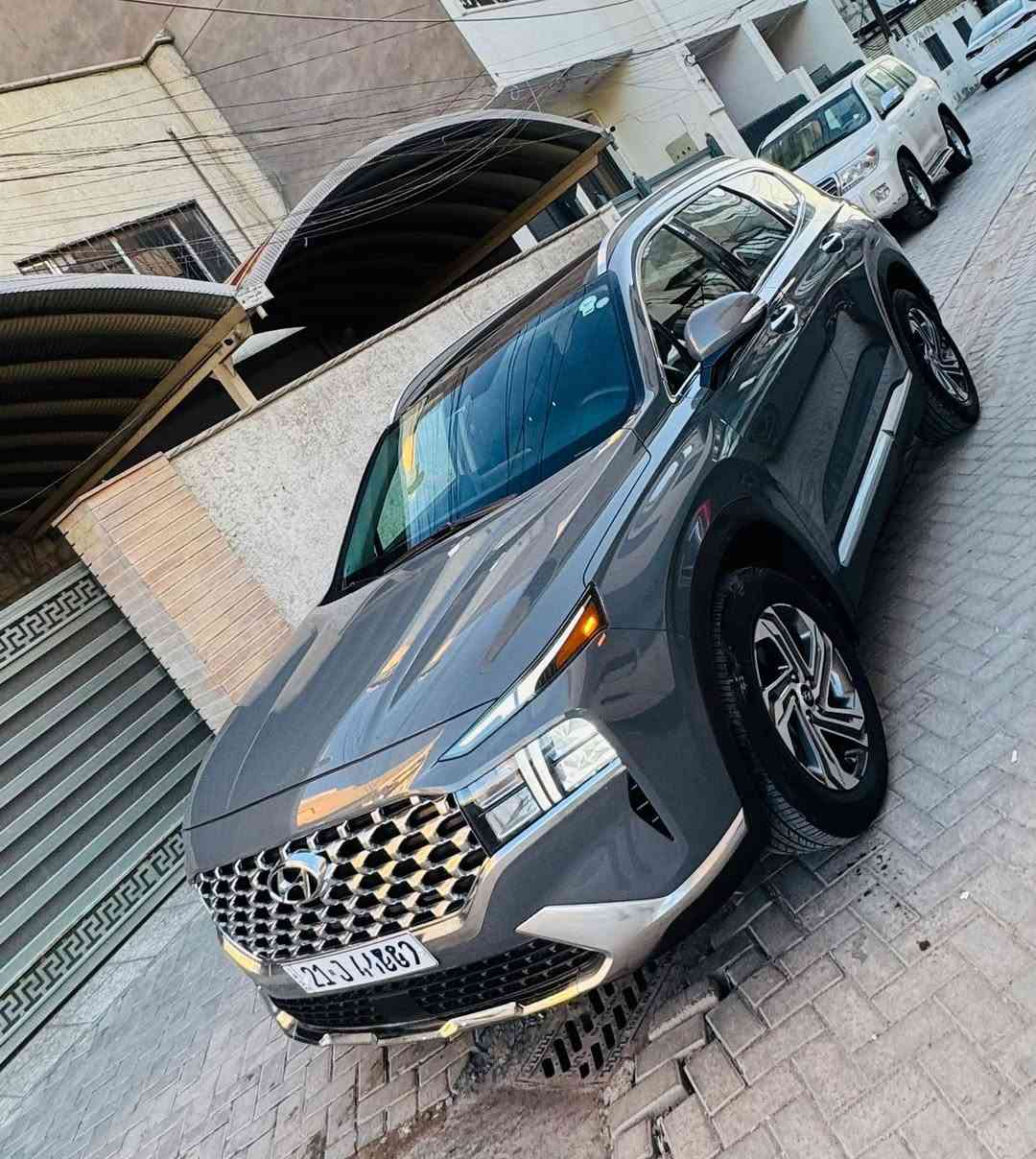 السلام عليكم هيونداي سنتافي 2022 فووول كلين(مكفوله من الصبغ والتبديل والايرباك والشواصي) حادثها بارد بسيط بالجملغ الخلفي وصور الحادث مرفقه محرك 2500cc كير دكم بانوراما وبصمه ذكيه وترحيب بردات بالابواب رادار ونقط عمياء تشغيل عن بعد صندوك كهرباء سستم صوت هارمن ودمام بالصندوك دشبول دجتل وشاشا جبيره اضائه الاماميه والخلفيه لد جام دبل طبقه شاحن موبايل وير ليس السياره جديده ماشي 38 الف مايل رقم سليمانيه تحويل مباشر السعر 235ورقه مكانها بغداد زيونه الاتصال *********** *********** وبالعافيه علياخذها
