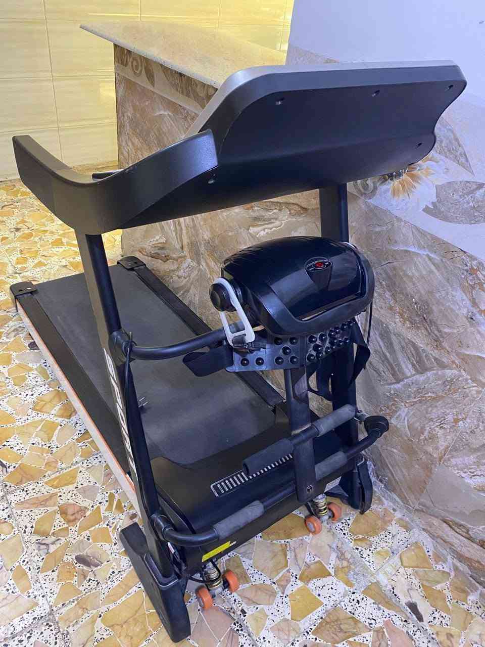 للبيع جهاز جري كهربائي
* يتحمل وزن حتى 120 كغم.
* مزود بـ جهاز حزام هزاز.
* الجهاز يعمل، لكن توجد مشكلة كهربائية حساس او غير شي يباع على وضعه الحالي
* السعر النهائي: 125,000 الف 
للاستفسار ||***********
