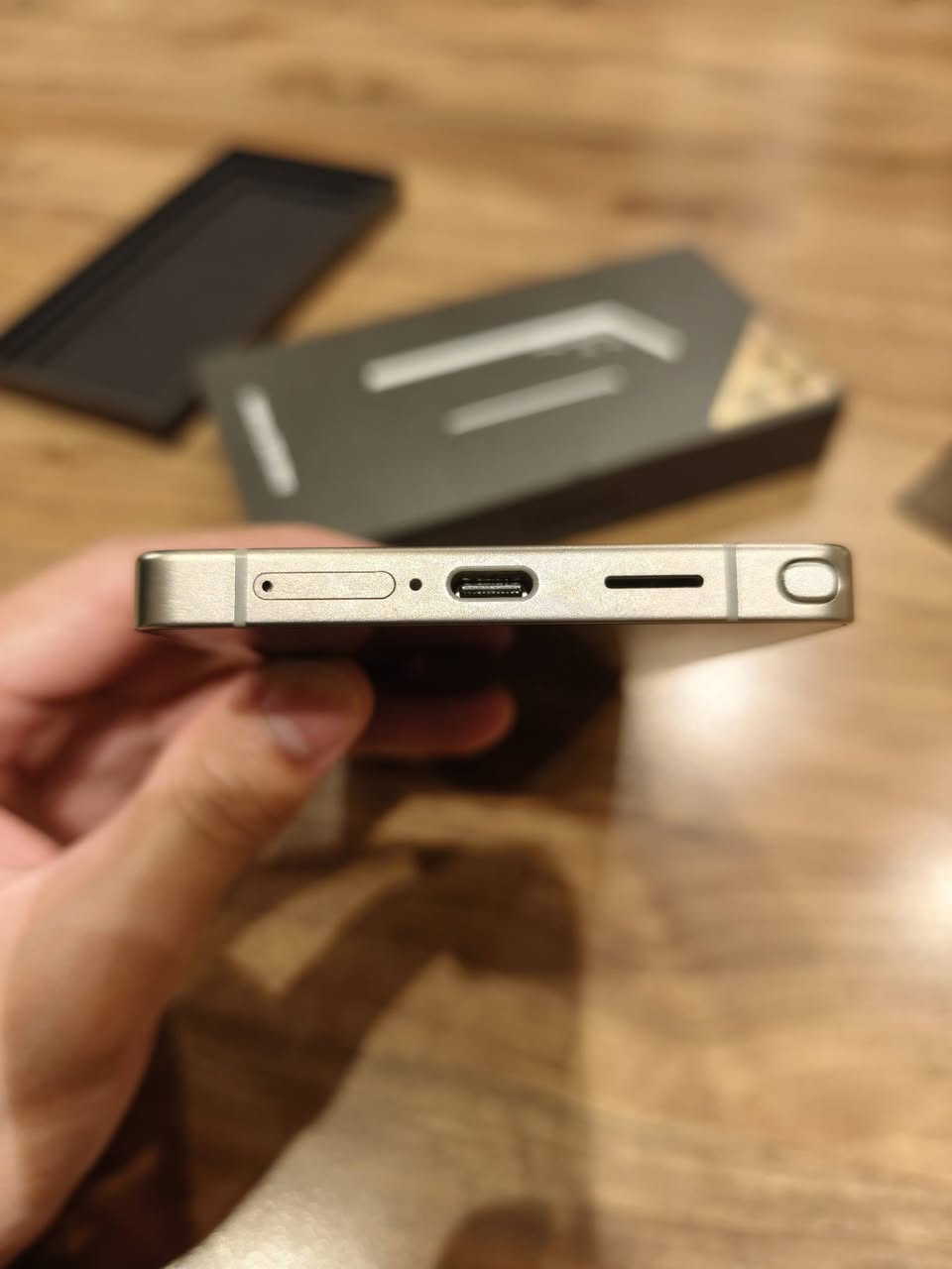 السلام عليكم
توفر سامسونك S25 الترا ذاكرة 256
نظافه 100 كامل ملحقات ضمان عين الفهد
السعر 1200 
يوجد توصيل محافظات 
العنوان بغداد الدورة ابو طيارة 
***********
