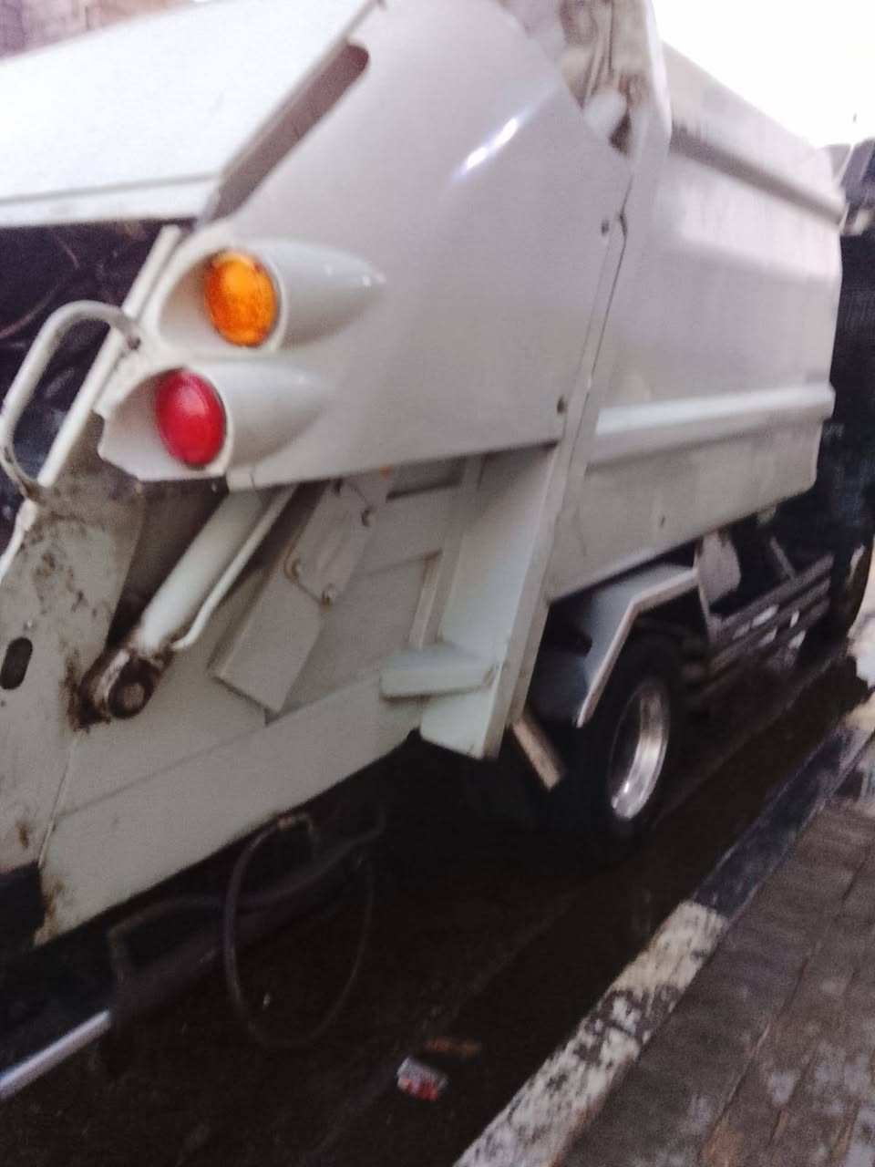 السلام عليكم كابسه للبيع هينو شيطان قماره وربع مكينة 6فول عادي سياره نضيفه وخير من الله مكفوله كير ومكينه وشاصي واكسن بغداد تخصصيه مكانها البصره القبله ***********
