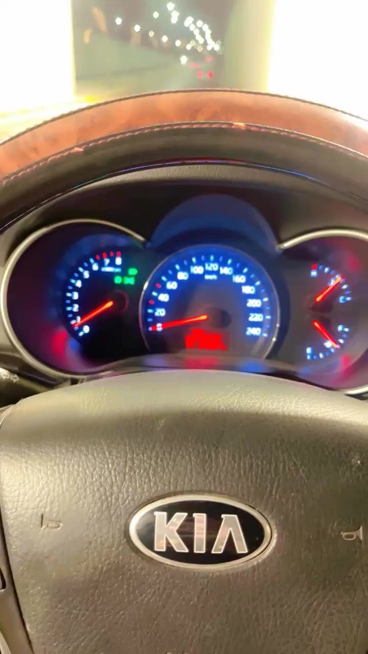 سورنتو موديل 2015 خليجي فول عدى الفتحه مكينه 2400 ماشيه 105                   بيه فقط بارد شبر وشبر صبغ رقم سليمانيه تحويل ثاني يوم مكان بغداد للاستفسار  ***********
السعر 175
